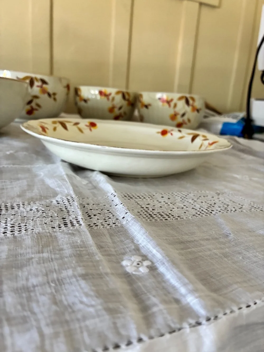 Hall Autumn Leaves soup/salad bowl